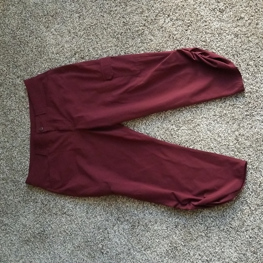 Eddie Bauer maroon hiking capris